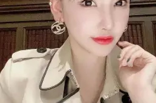 “网传柳岩疑似怀孕”再上热搜！微博去年停更